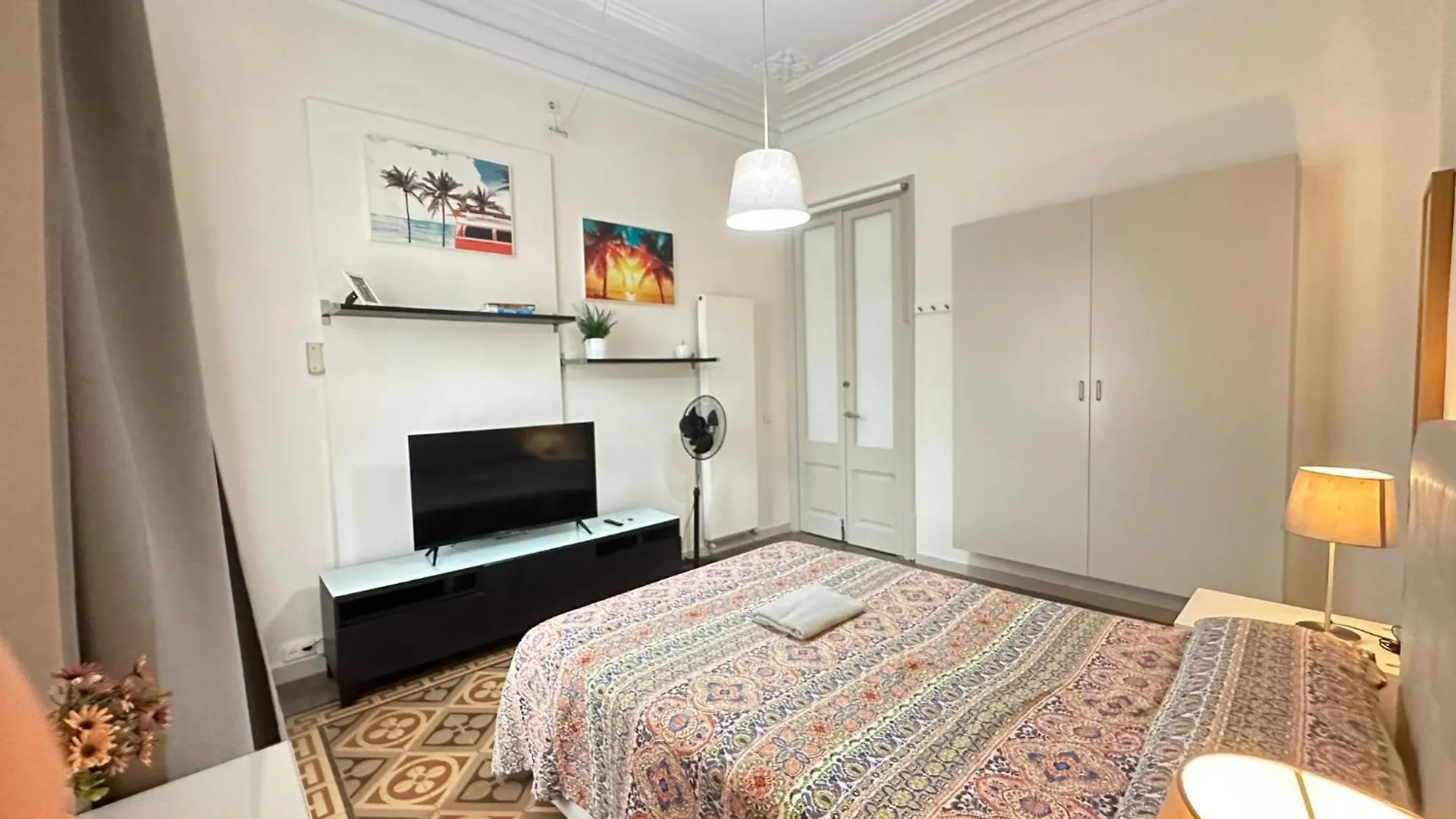 Bed & Breakfast Alojamiento Roger Barcelona