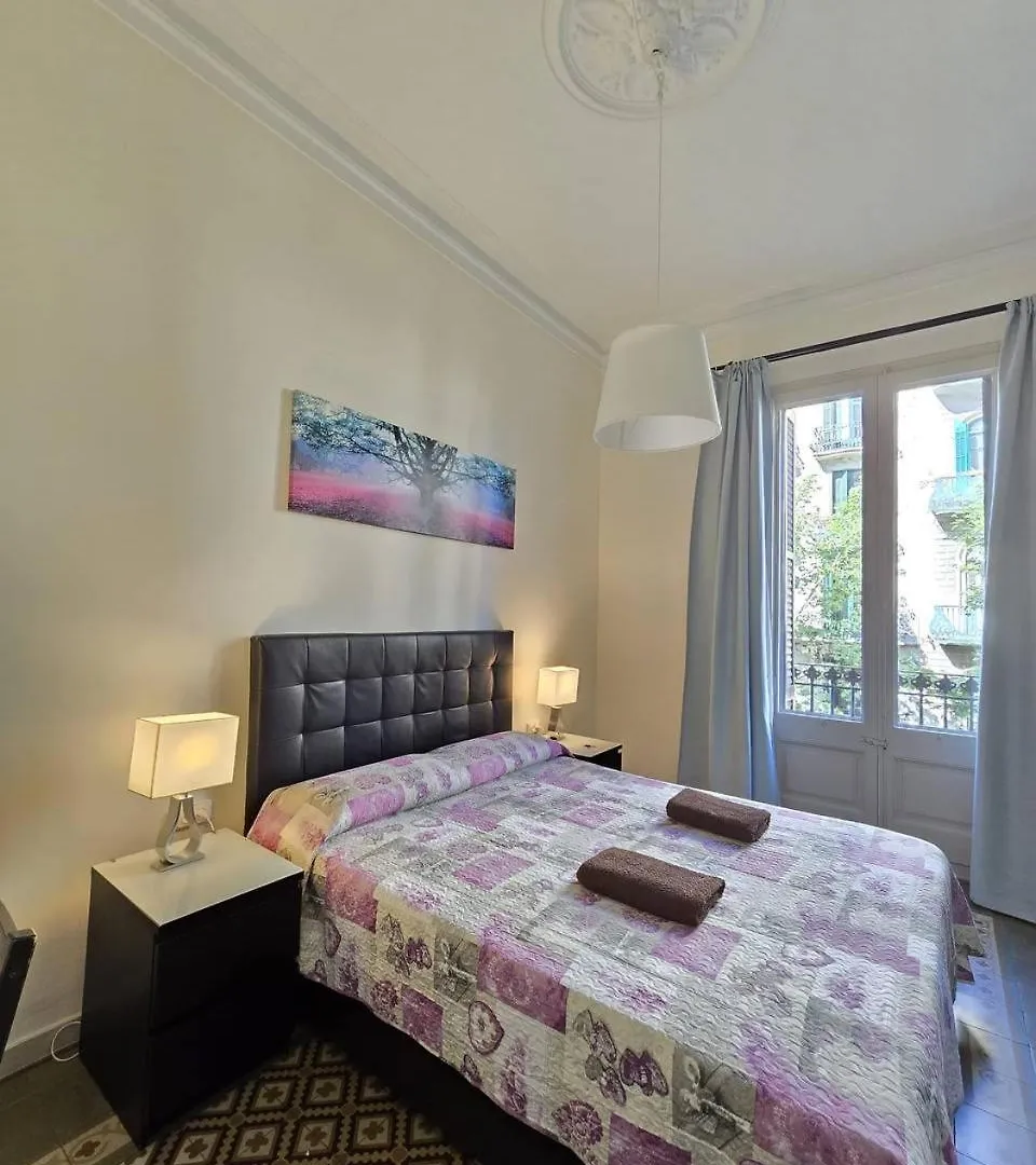 Bed & Breakfast Alojamiento Roger Bed and Breakfast Barcelona