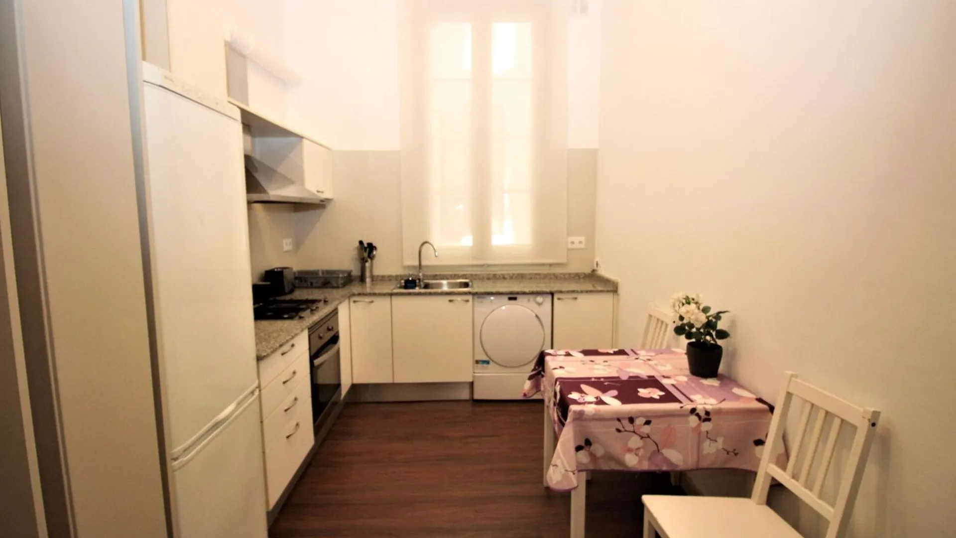 Bed & Breakfast Alojamiento Roger Bed and Breakfast Barcelona Spanje