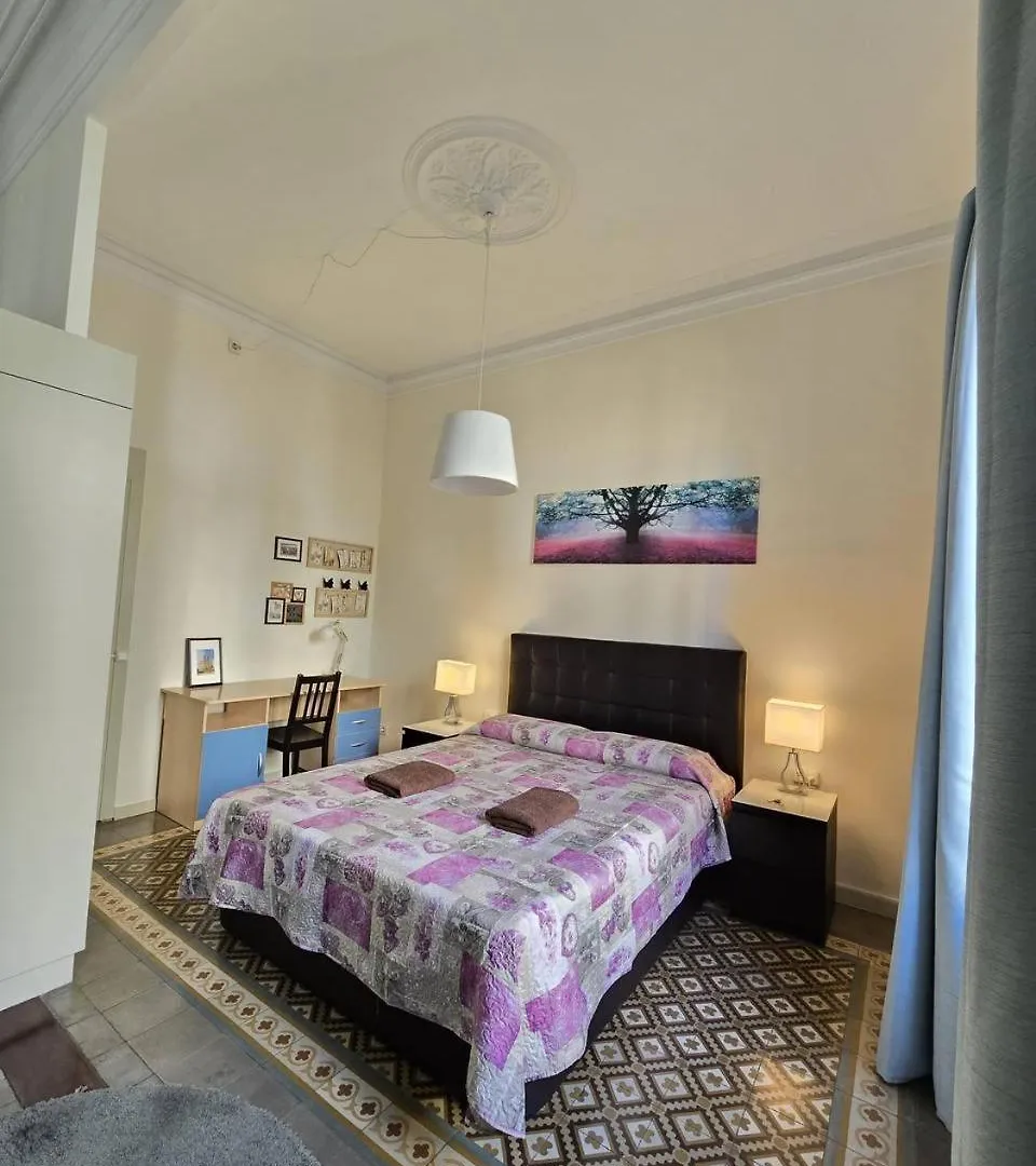 Alojamiento Roger Bed and Breakfast Barcelona Bed & Breakfast