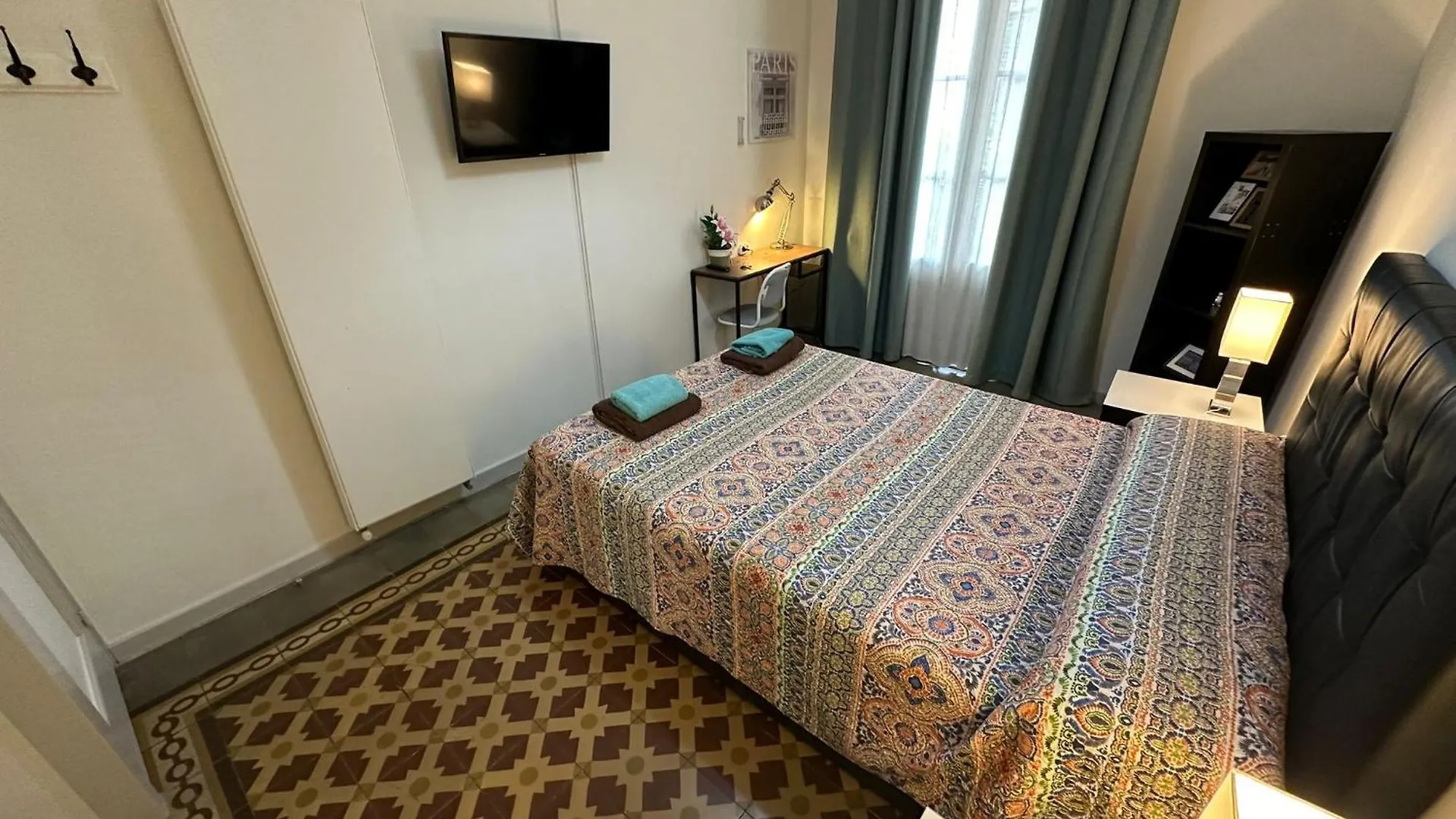 Bed & Breakfast Alojamiento Roger Barcelona Spain